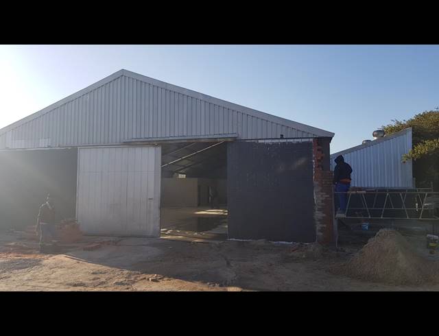 579M² FACTORY TO LET IN TRIANGLE FARM